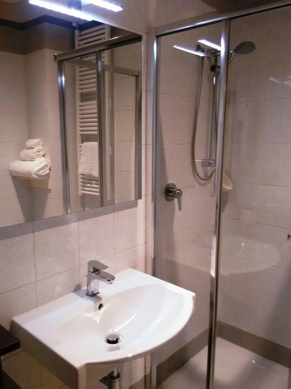 Hotel Villa Nabila Reggiolo Room photo