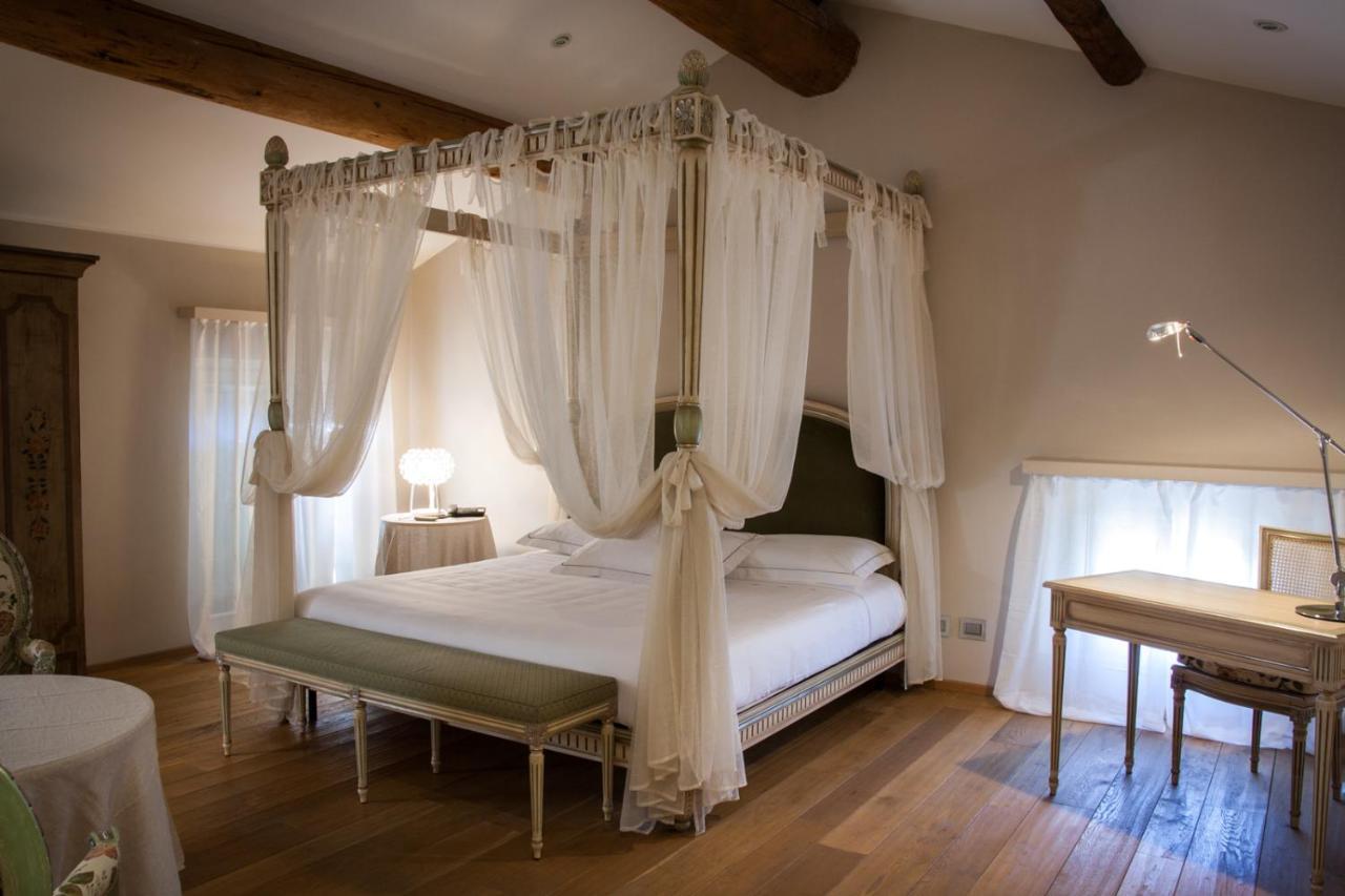 Hotel Villa Nabila Reggiolo Exterior photo